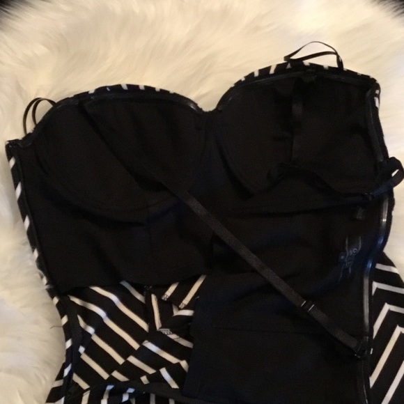Vintage Guess Body Con Dress - Picture 6 of 6